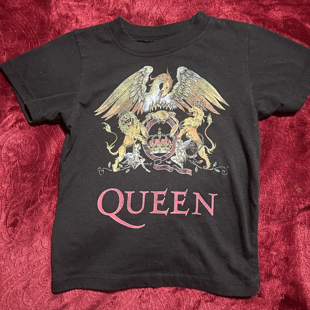 Kids t-shirt size 2T